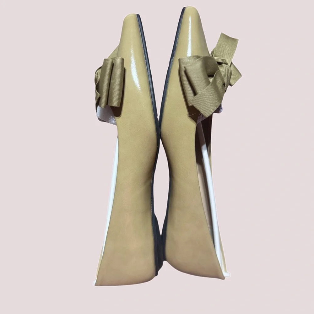 NWT C.Paravano Camel Pointed-Toe Flats with Bow‎ – Size 6.5